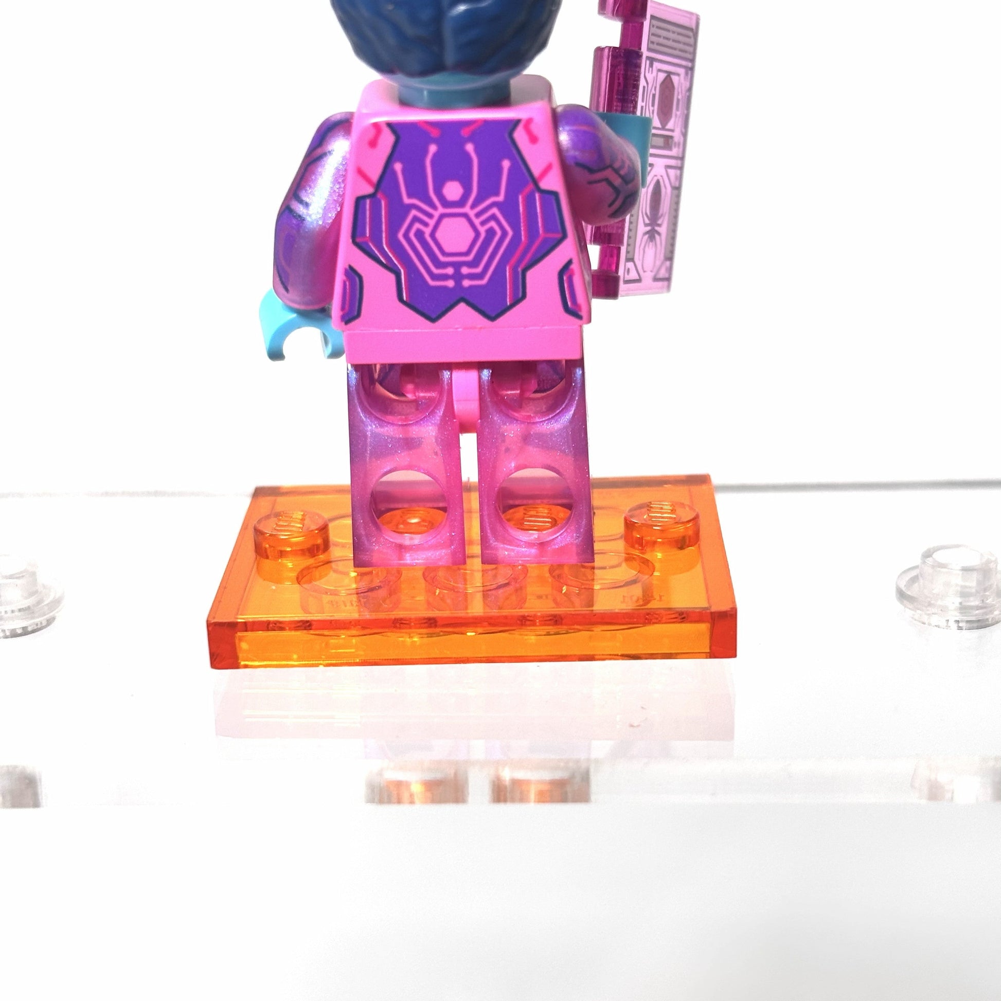 Krystalklar akryl-kasse til LEGO® Minifigurer™ – støvfri opbevaring og elegant udstilling til samlere, med mulighed for vægmontering eller hyldeplacering.