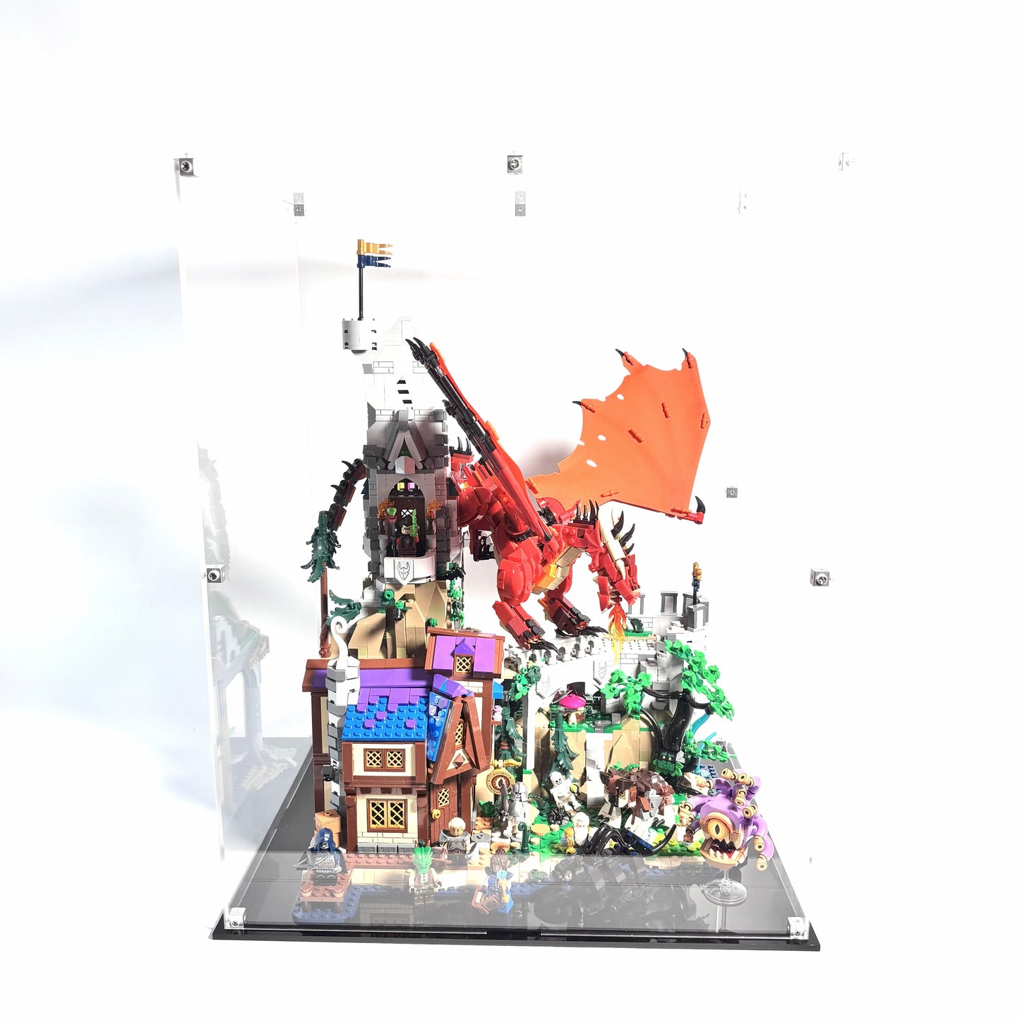 Akryl kasse til LEGO® Dungeons & Dragons™: Den Røde Drages Fortælling – støvfri beskyttelse og elegant udstilling af helte, våben og den mægtige røde drage.