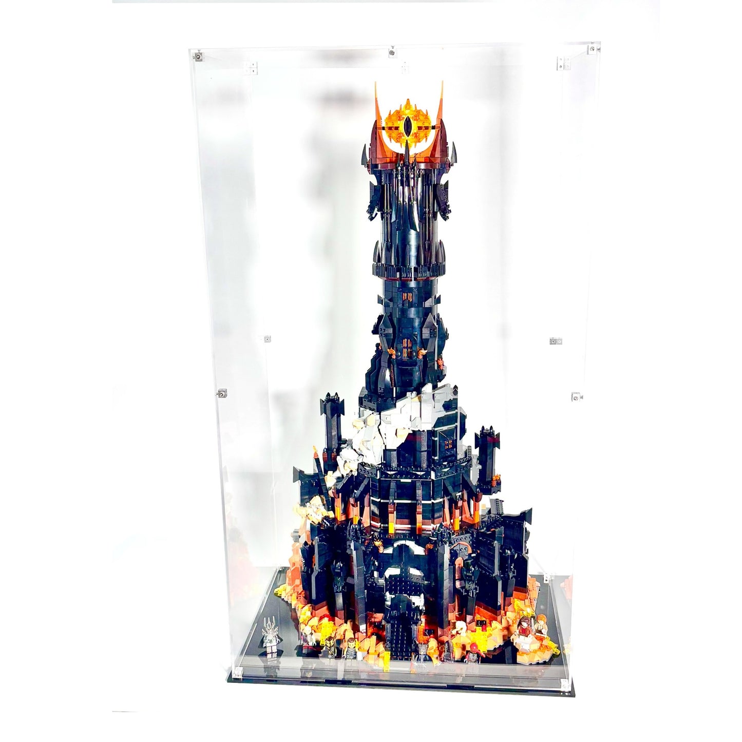 Akryl kasse til LEGO® Ringenes Herre™ Barad-Dûr™ (10333) – støvfri beskyttelse og dramatisk udstilling af Saurons mørke tårn i Mordor™.