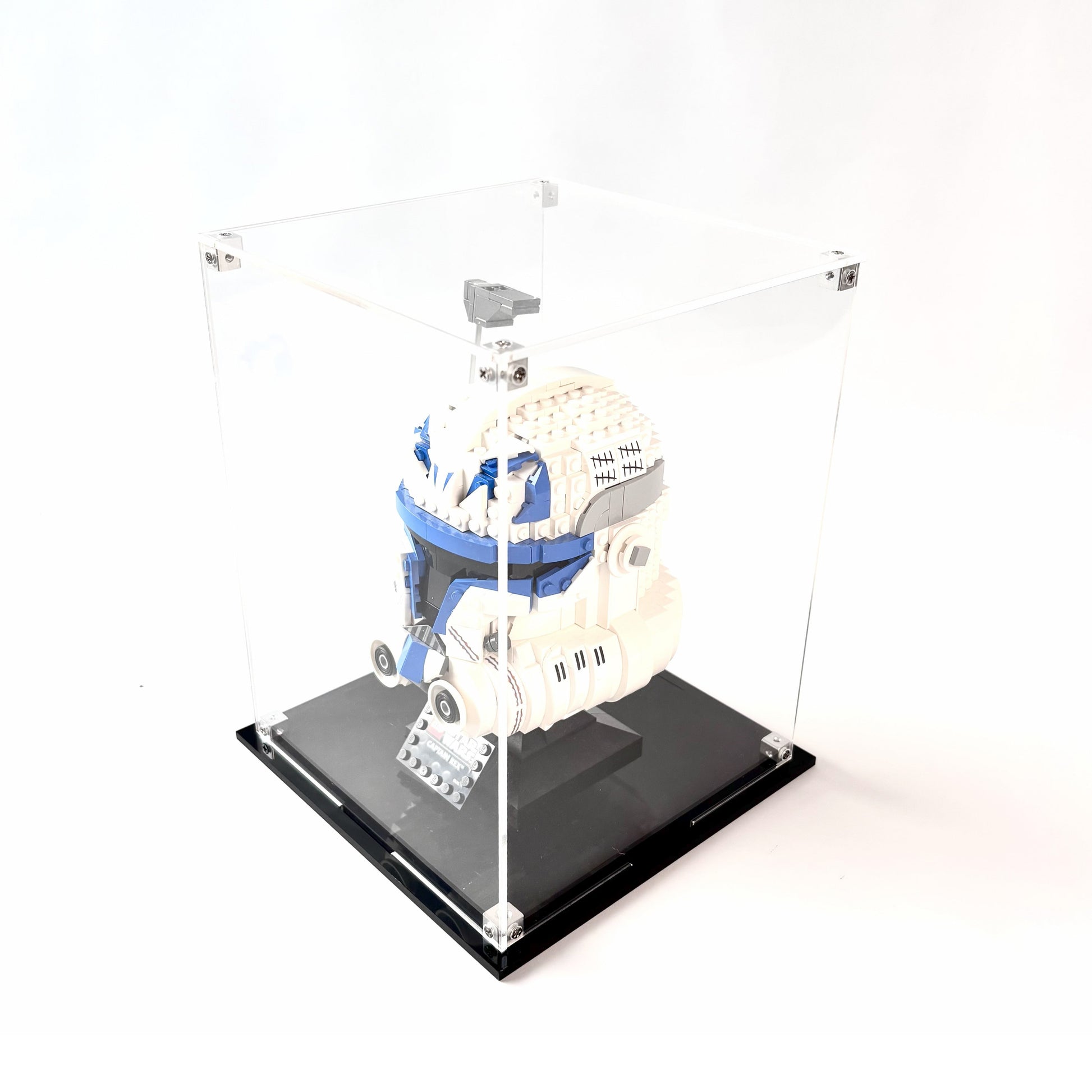 Akryl displaykasse til LEGOÂŽ Star Wars⢠hjelme â støvfri beskyttelse og elegant udstilling af Darth Vaderâ˘, Luke Skywalker⢠og andre samlerhjelme.