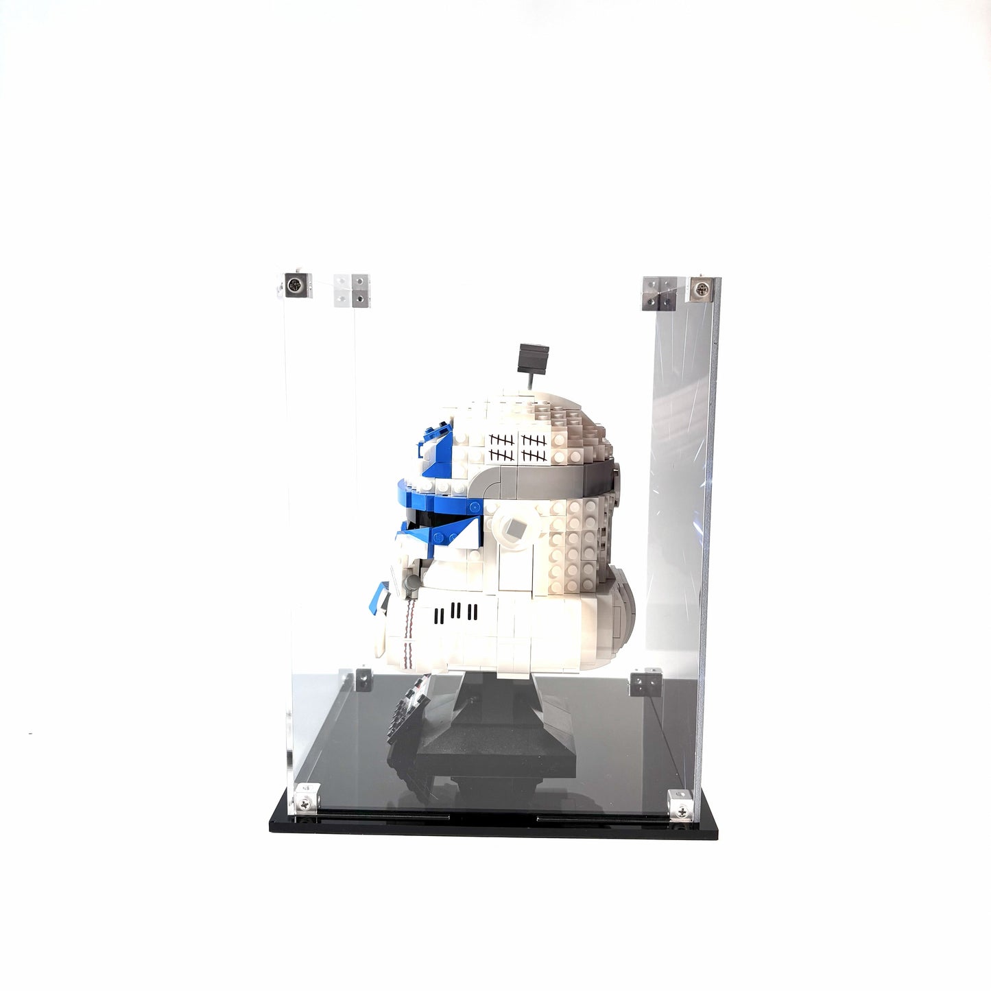 Akryl displaykasse til LEGOÂŽ Star Wars⢠hjelme â støvfri beskyttelse og elegant udstilling af Darth Vaderâ˘, Luke Skywalker⢠og andre samlerhjelme.