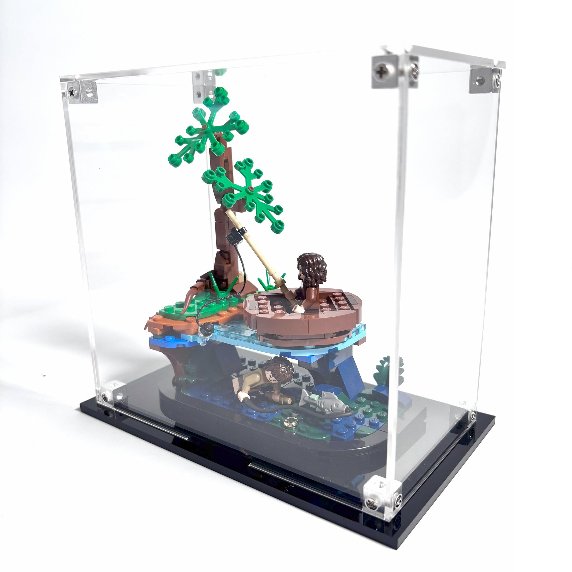 Akrylkasse til LEGO® Ringenes Herre™ Sméagol™ og Déagol™ (40693) – støvfri beskyttelse og elegant udstilling af det ikoniske øjeblik ved floden.