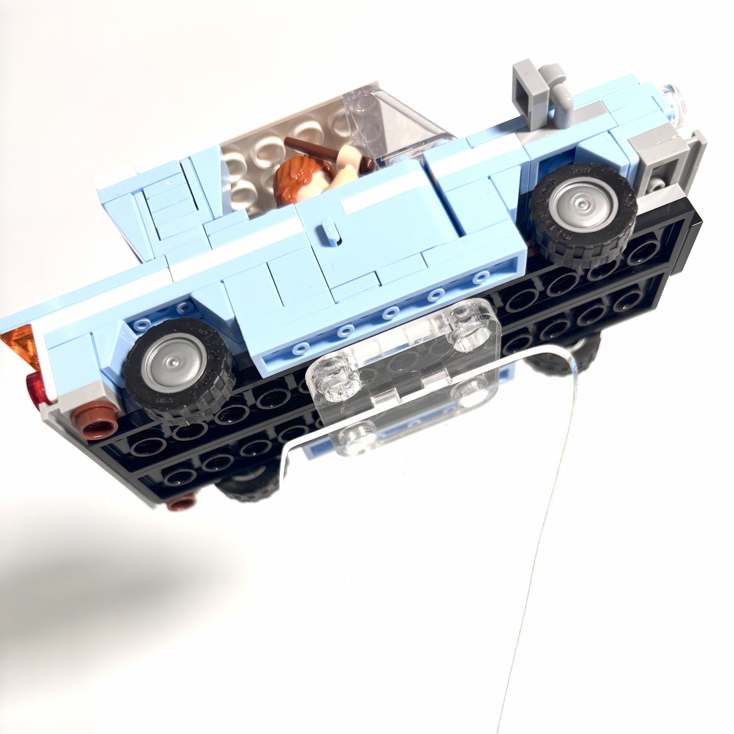 Displaystand til LEGO® biler, fly og rumskibe – vælg mellem lige eller skrå (25°) top samt plader på 67x67 mm og 35x35 mm.