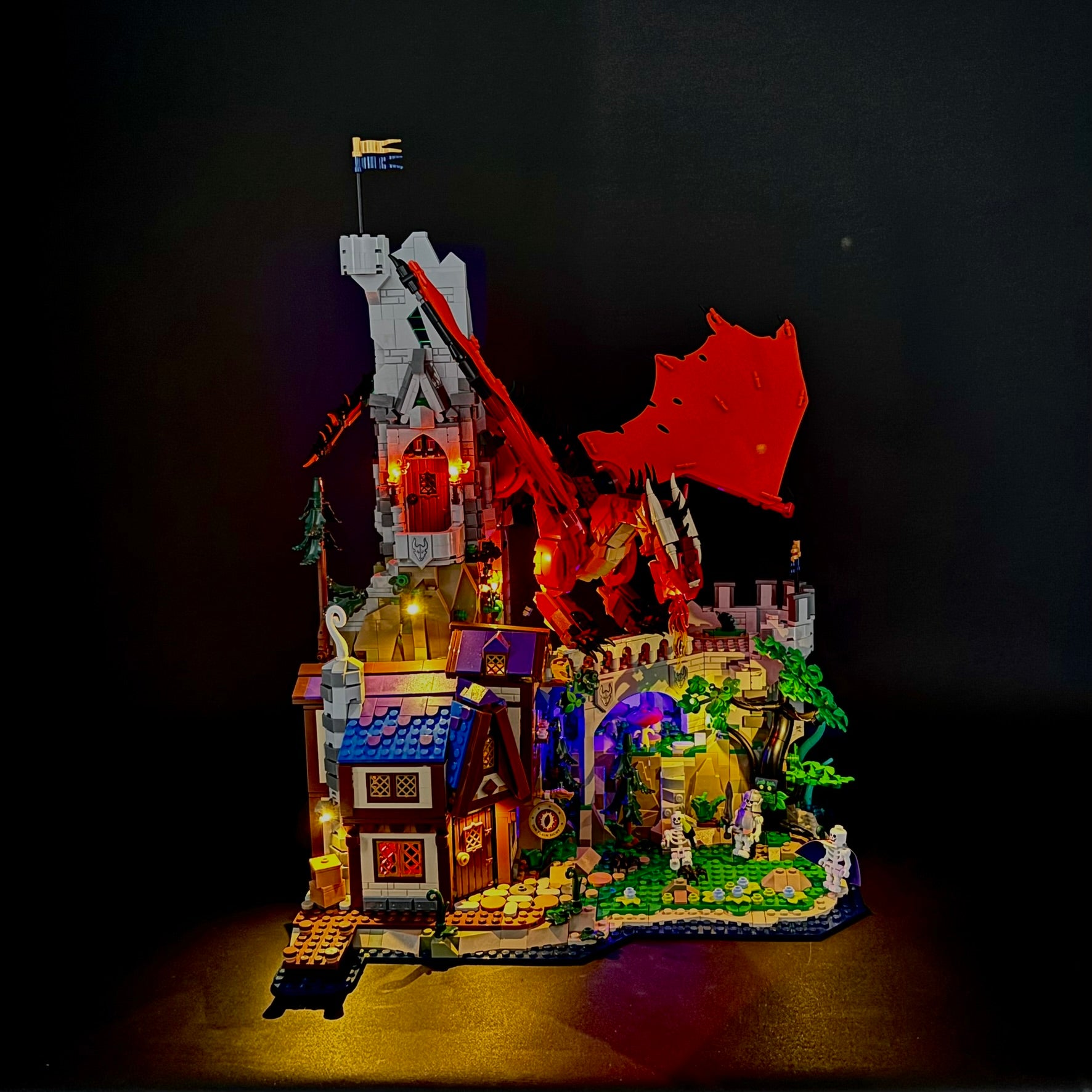Lyskit til LEGO® Dungeons & Dragons™ Den røde drages fortælling (40658) med magiske LED-lys og flammeeffekter