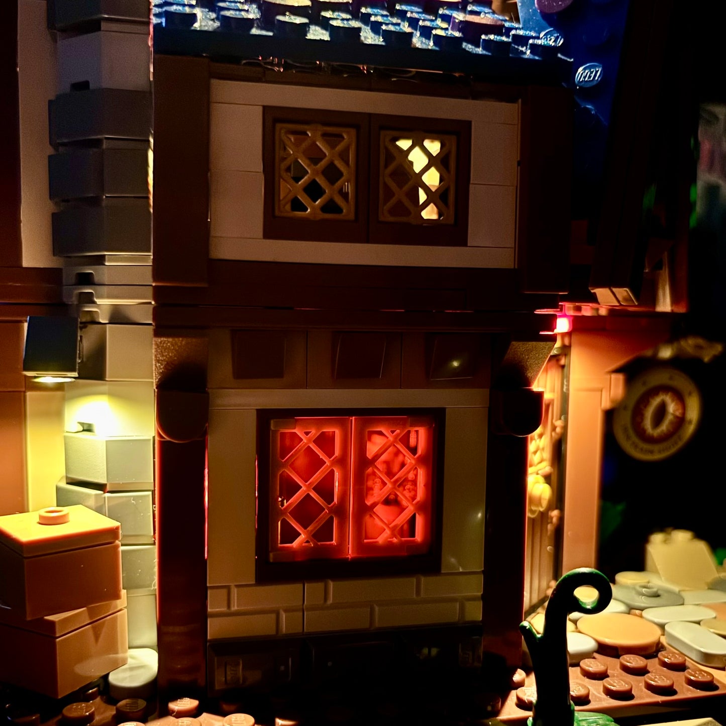 Lyskit til LEGO® Dungeons & Dragons™ Den røde drages fortælling (40658) med magiske LED-lys og flammeeffekter