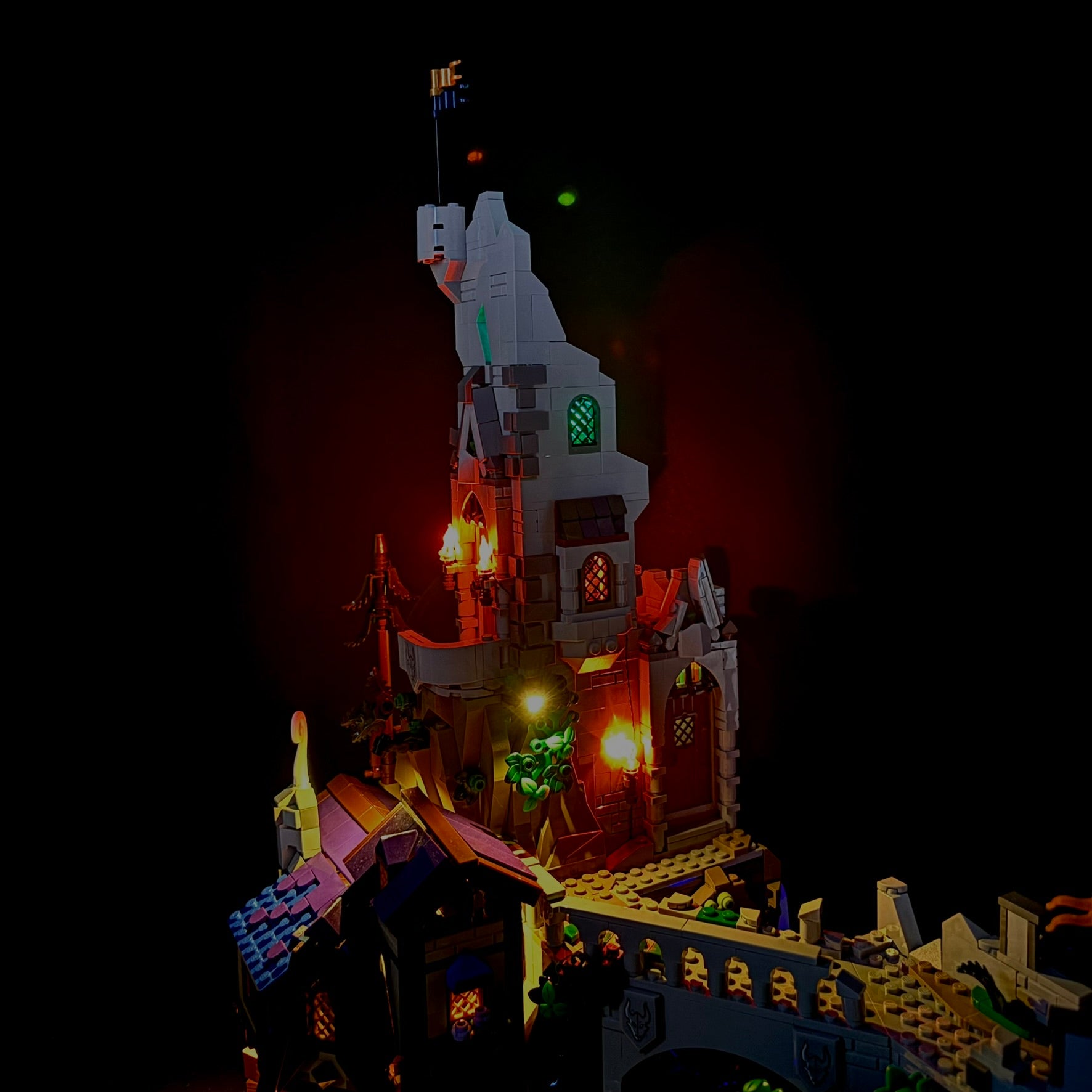 Lyskit til LEGO® Dungeons & Dragons™ Den røde drages fortælling (40658) med magiske LED-lys og flammeeffekter