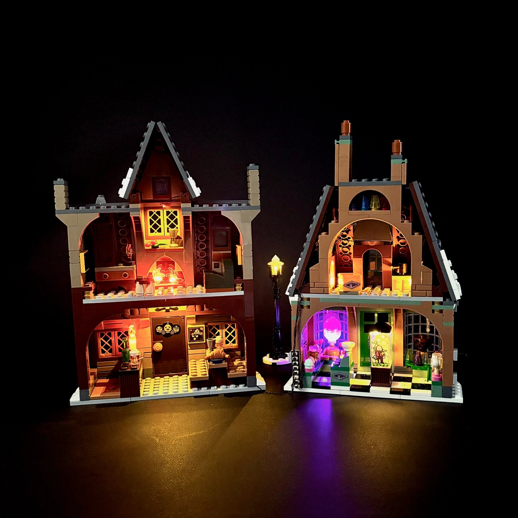 Lyssæt til LEGO® Harry Potter™ Hogsmeade™ (76388) med farverige LED-lys og vinterlig stemning