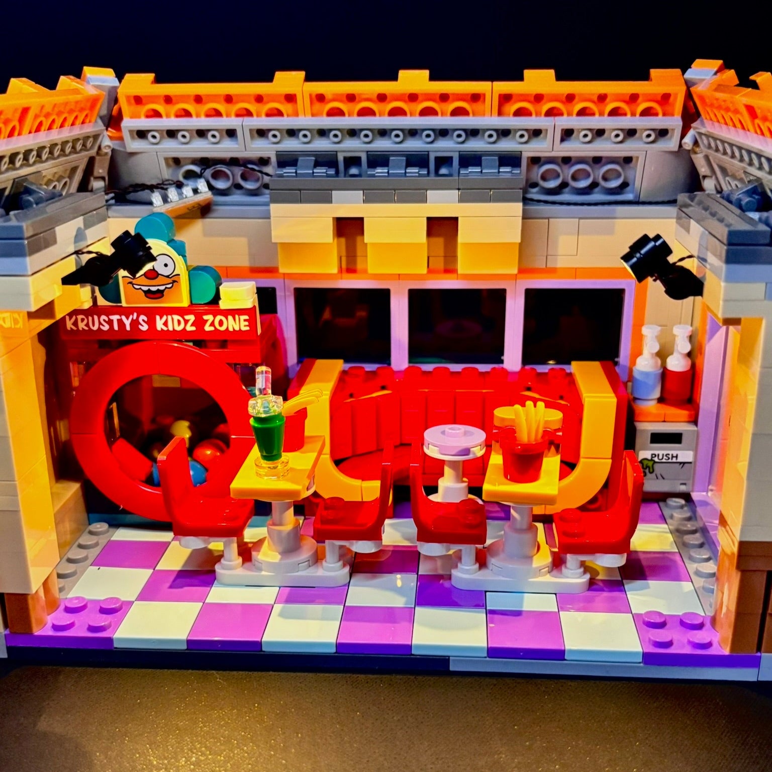 Lyssæt til LEGO® Krusty Burger 21348 med farverige LED-lys