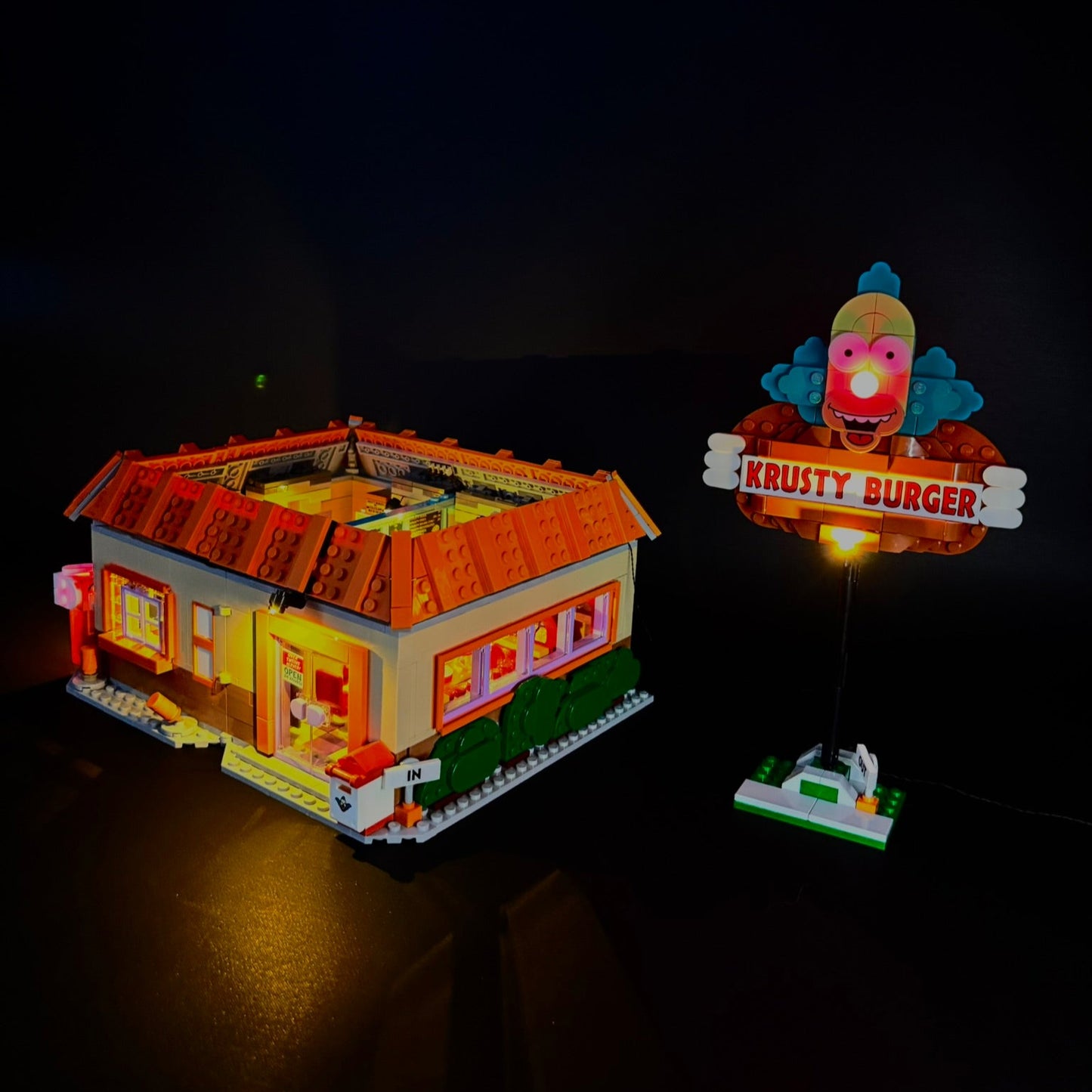Lyssæt til LEGO® Krusty Burger 21348 med farverige LED-lys