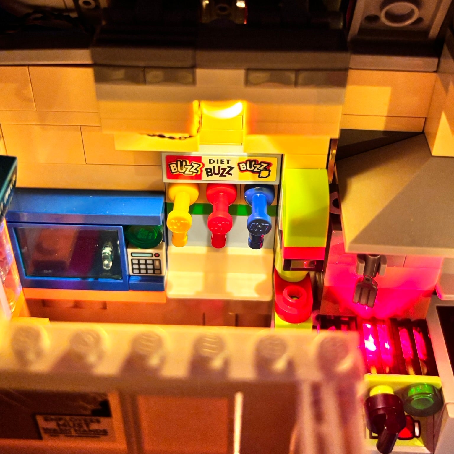 Lyssæt til LEGO® Krusty Burger 21348 med farverige LED-lys