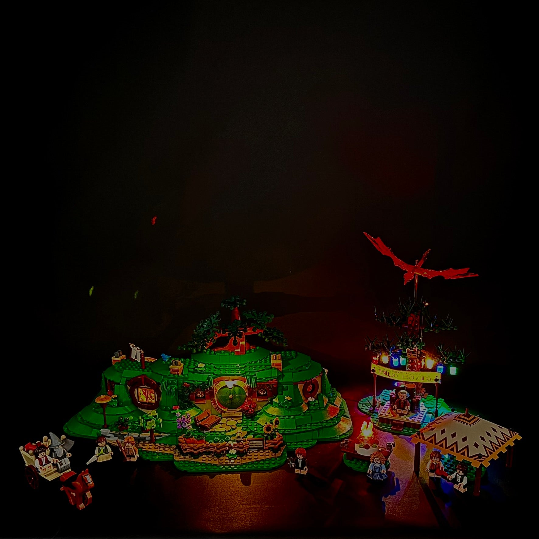 Lyssæt til LEGO® Ringenes Herre™ Herredet™ (10354) med farverige LED-lys og hyggelig hobbitstemning