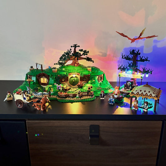 Lyssæt til LEGO® Ringenes Herre™ Herredet™ (10354) med farverige LED-lys og hyggelig hobbitstemning