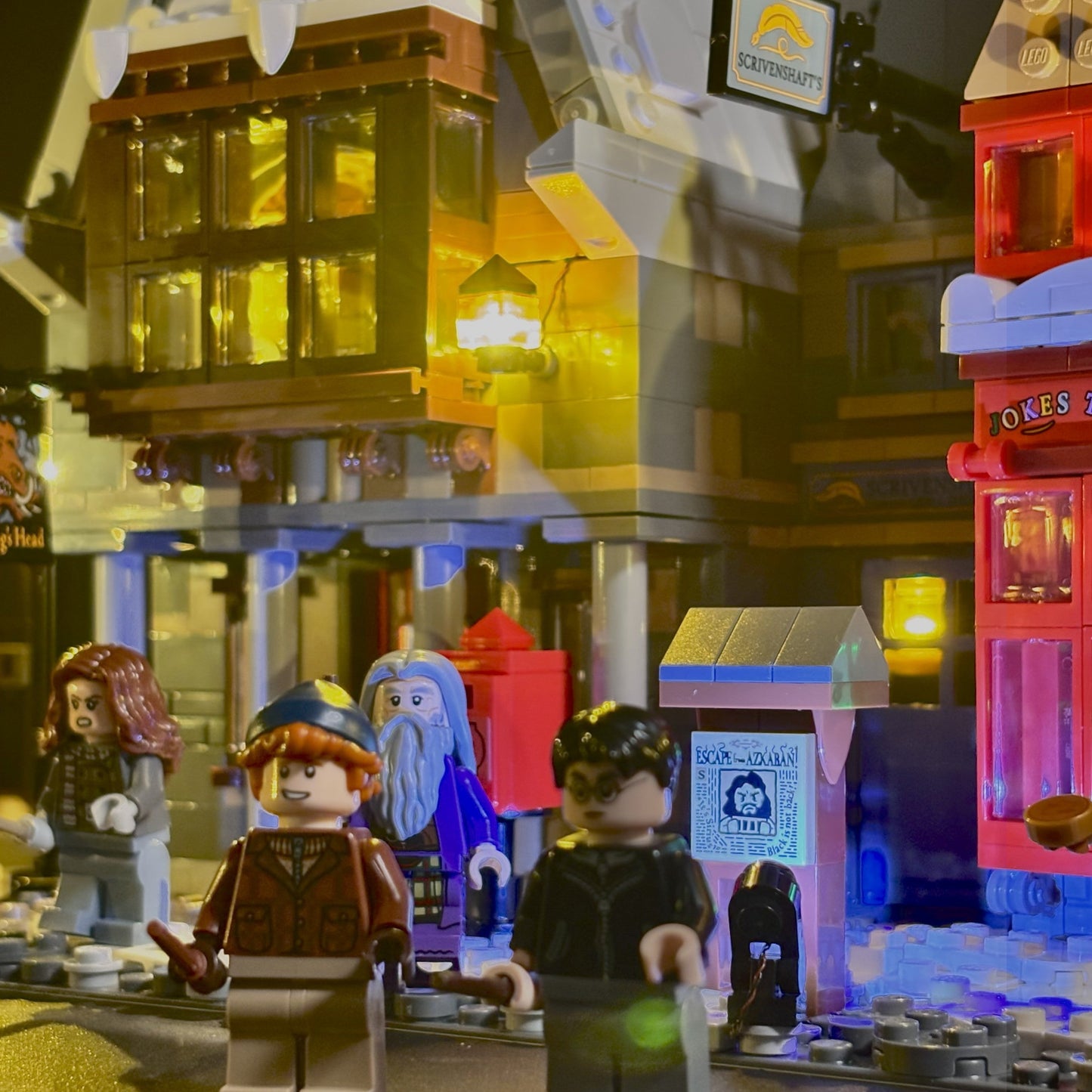 Lyskit til LEGOÂŽ Harry Potter⢠Hogsmeade Collectors Edition (76457) â 33 LED-lys fremhĂŚver De Tre Koste⢠og Honeydukesâ˘