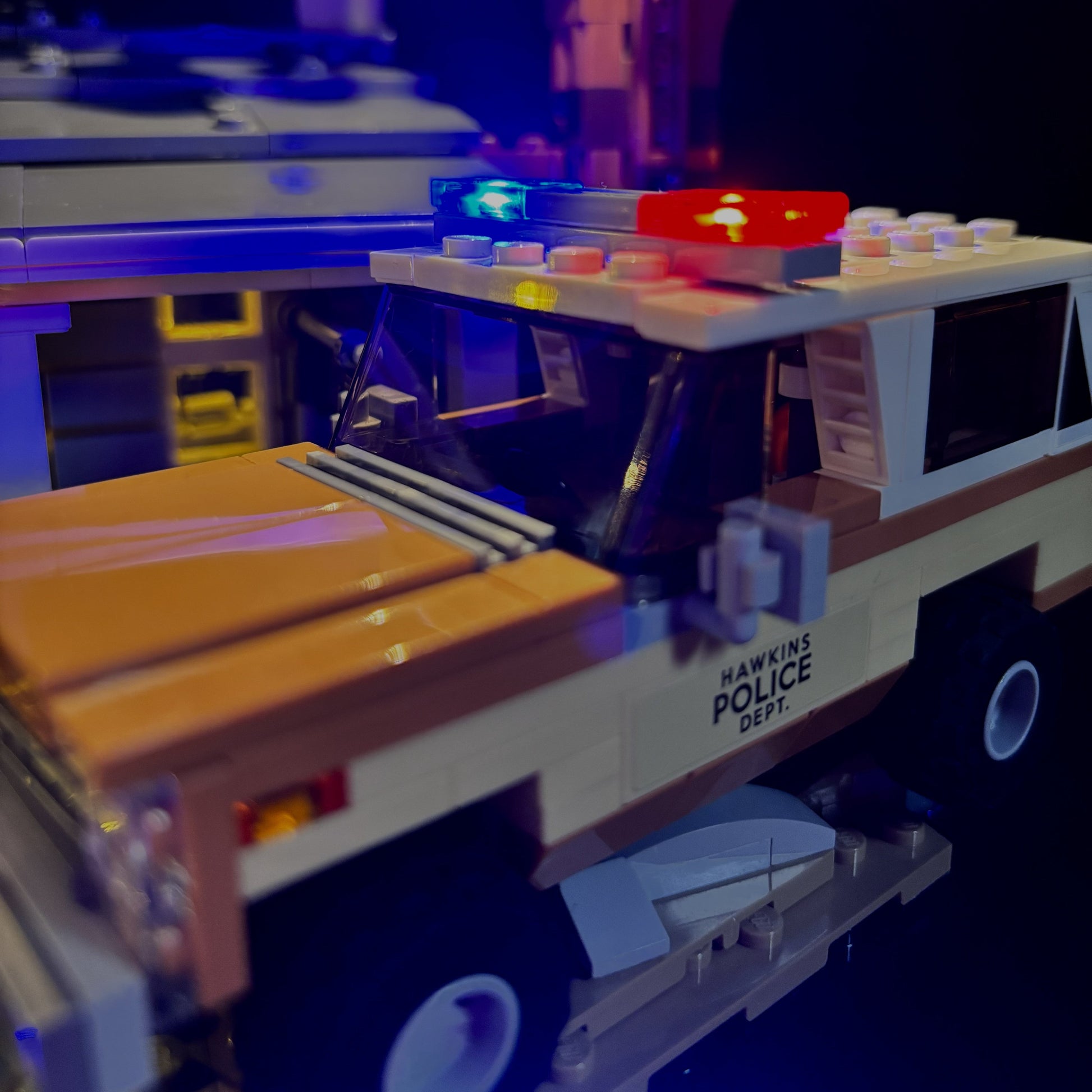 Lyskit til LEGO® Stranger Things: The Upside Down (75810) – LED-lys med plug-and-play installation og autentisk stemning