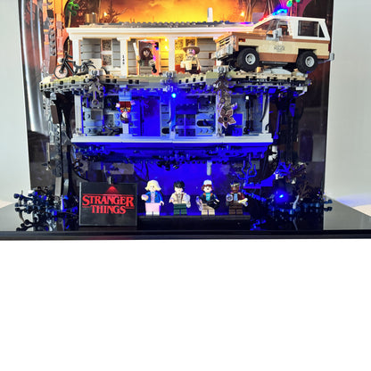 Display case til LEGO® Stranger Things™ Upside Down™ (75810). 