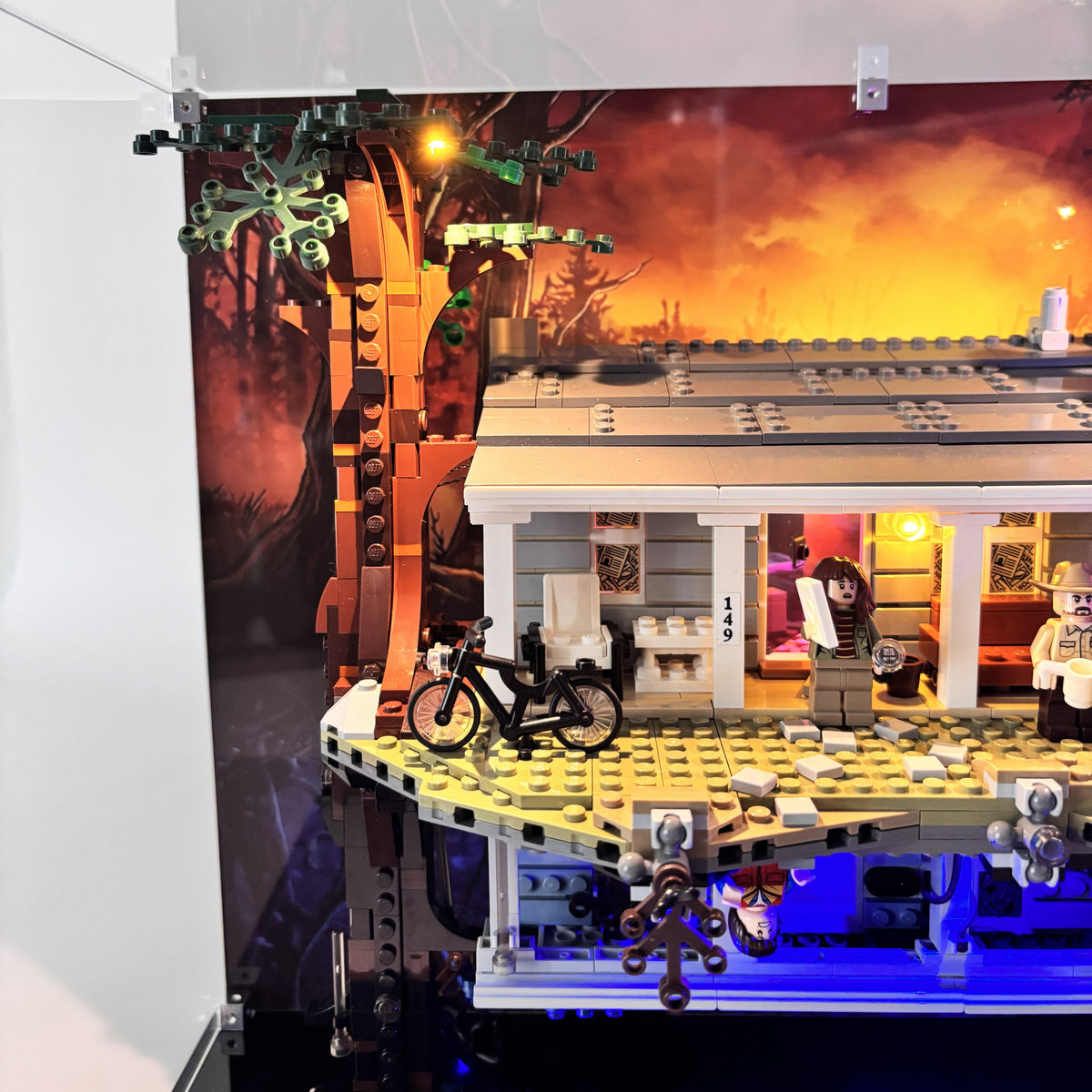 Display case til LEGO® Stranger Things™ Upside Down™ (75810). 