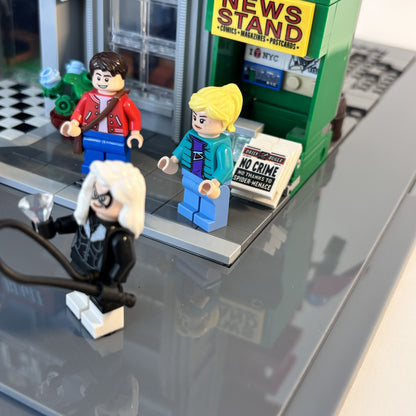 Display case til LEGO® Marvel™ Daily Bugle™ (76178). 