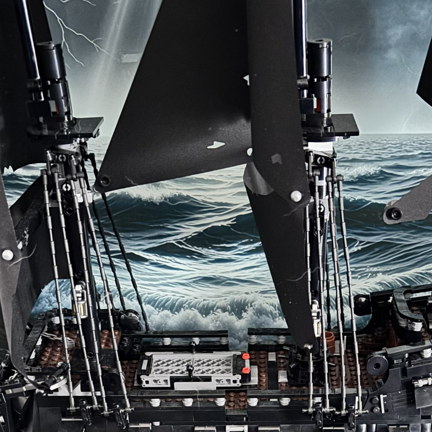 Display case til Captain Jacks Pirate Ship-10365. Støvsikker og reducerer UV strålingen. 