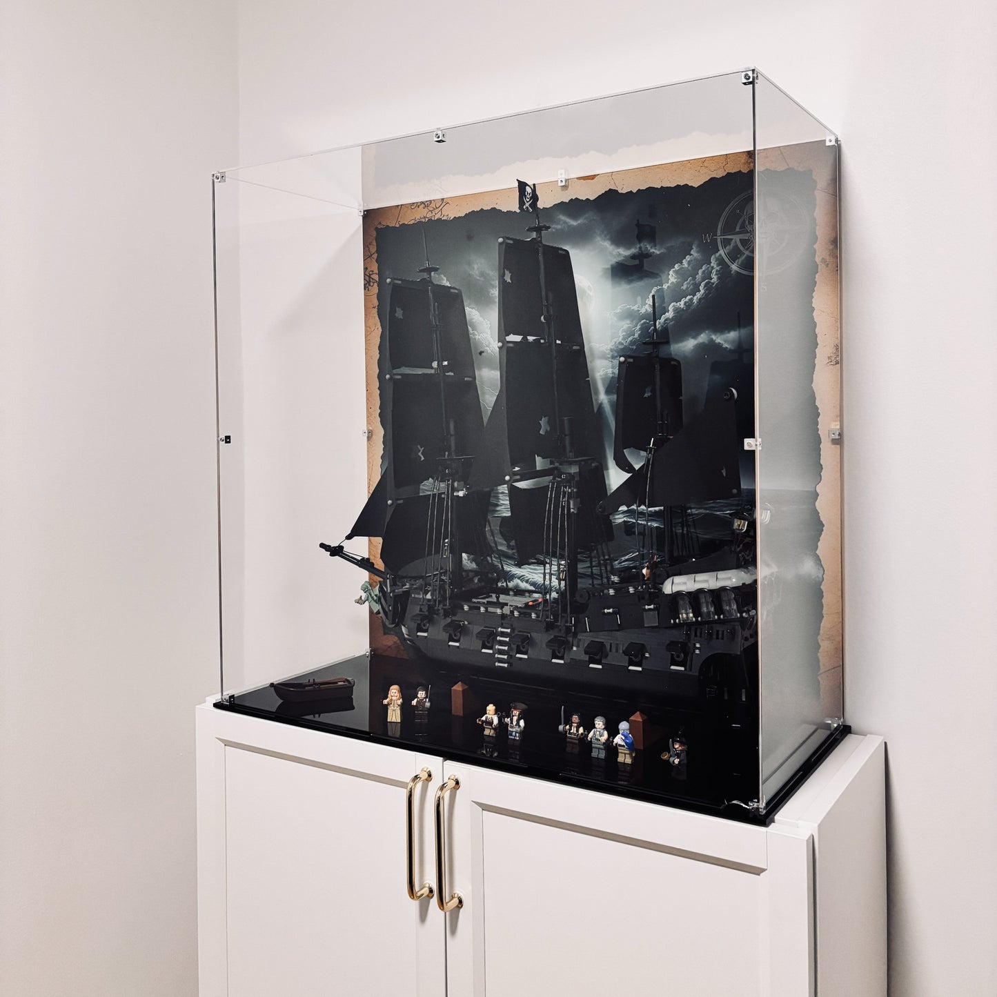 Display case til Captain Jacks Pirate Ship-10365. Støvsikker og reducerer UV strålingen. 