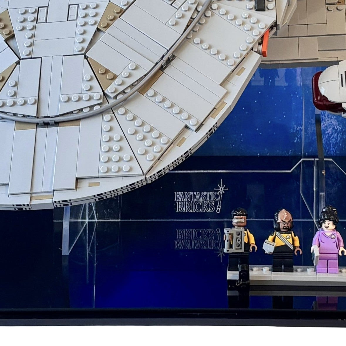 Display case til LEGO® Star Trek™ U.S.S. Enterprise NCC-1701-D™