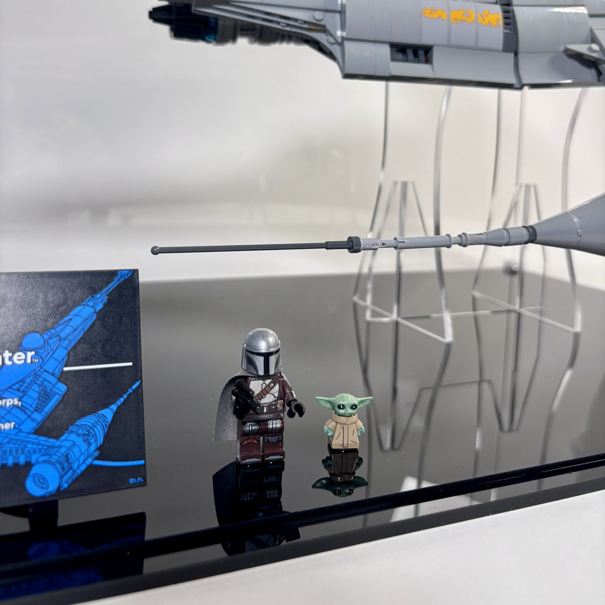 Akrylkasse til LEGO® Mandalorian N-1 Starfighter™ 75442