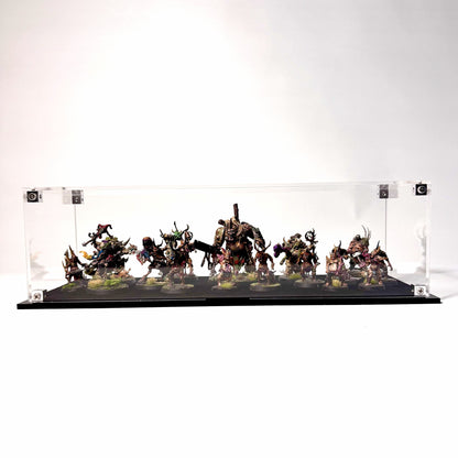 Display case til Warhammer® miniaturer og squads. Støvtæt, UV reduktion og blød fløjlsbund der giver stabilitet og sikkerhed.
