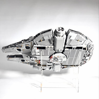 Displaystander til LEGO® UCS Millennium Falcon™ (75192). Opsættes i en stabil 45° vinkel