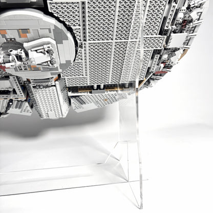 Displaystander til LEGO® UCS Millennium Falcon™ (75192). Opsættes i en stabil 45° vinkel 