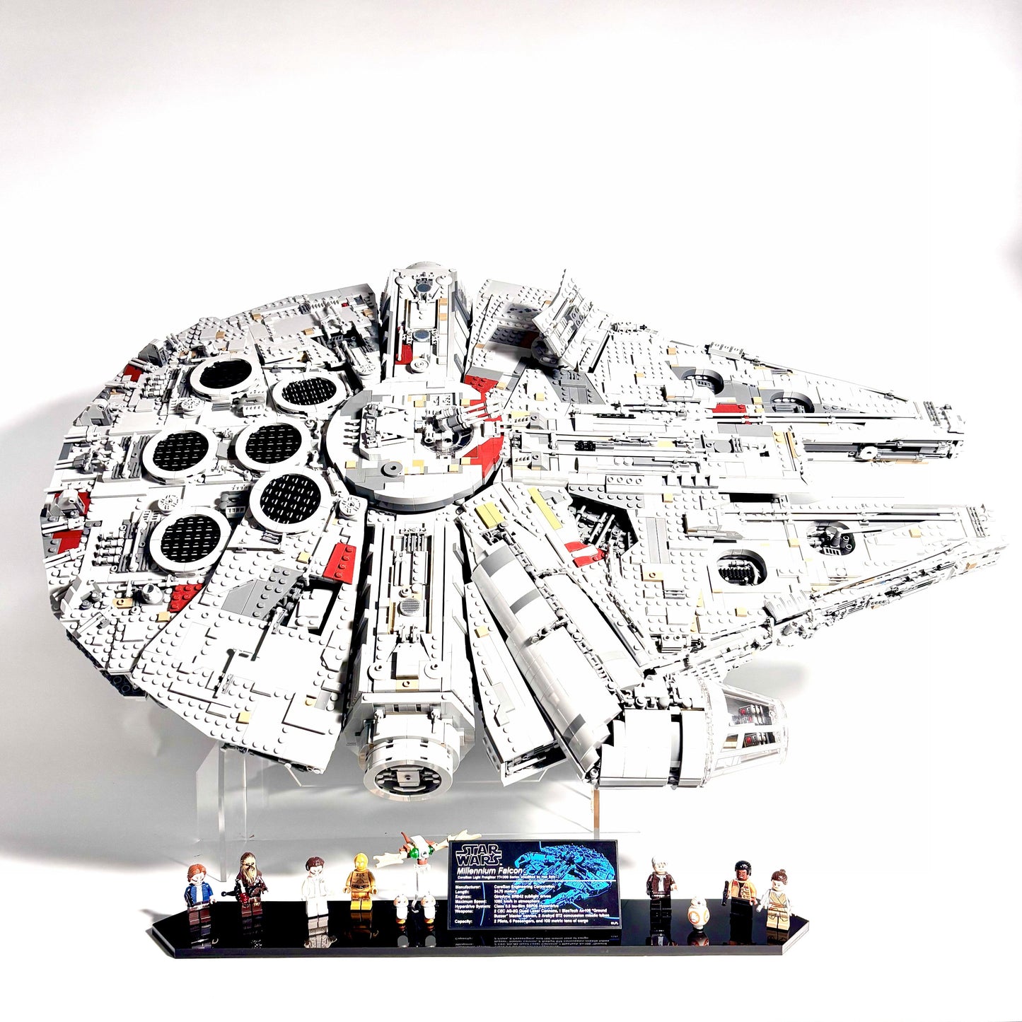 Displaystander til LEGO® UCS Millennium Falcon™ (75192). Opsættes i en stabil 45° vinkel 