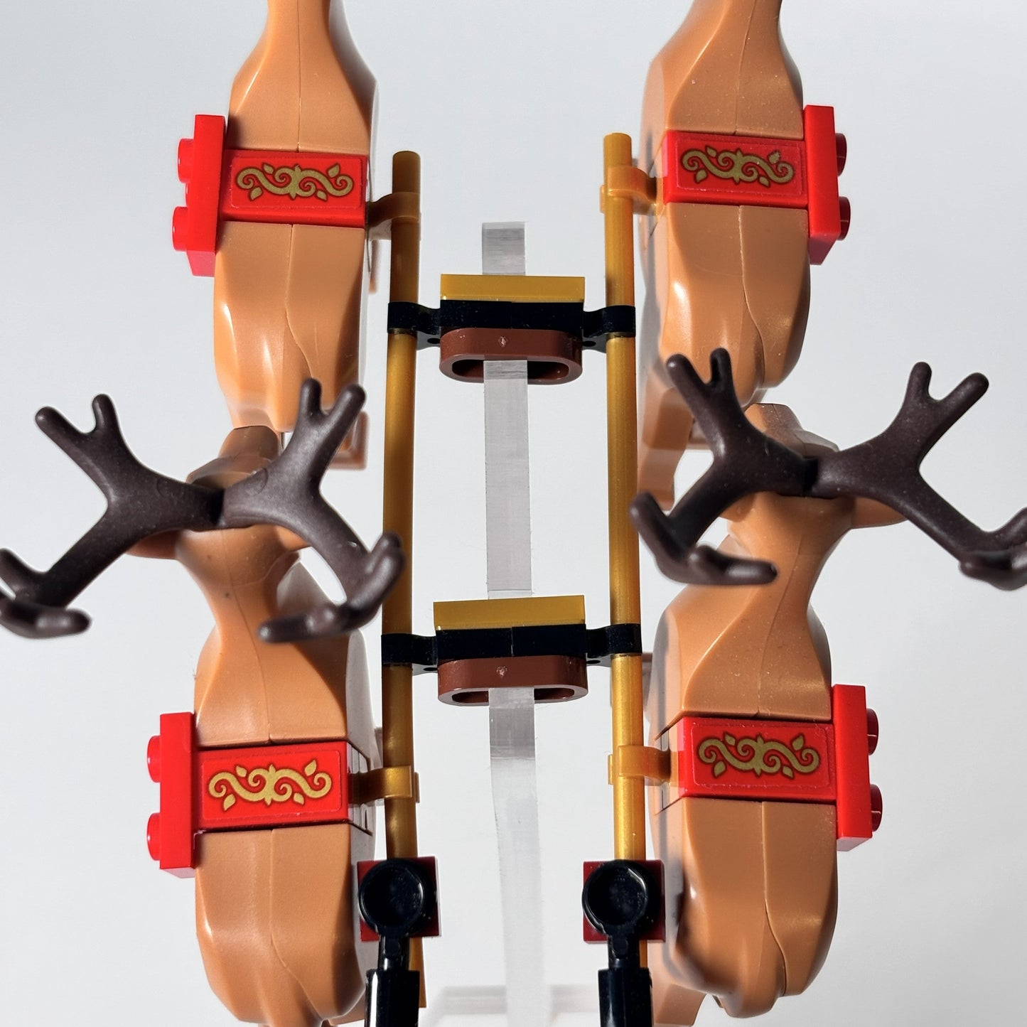 Display stander til LEGO 40449 Julemandens kane. 