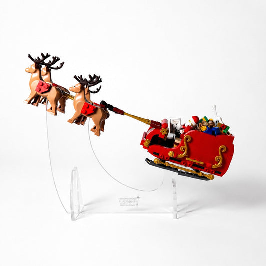 Display stander til LEGO 40449 Julemandens kane. 