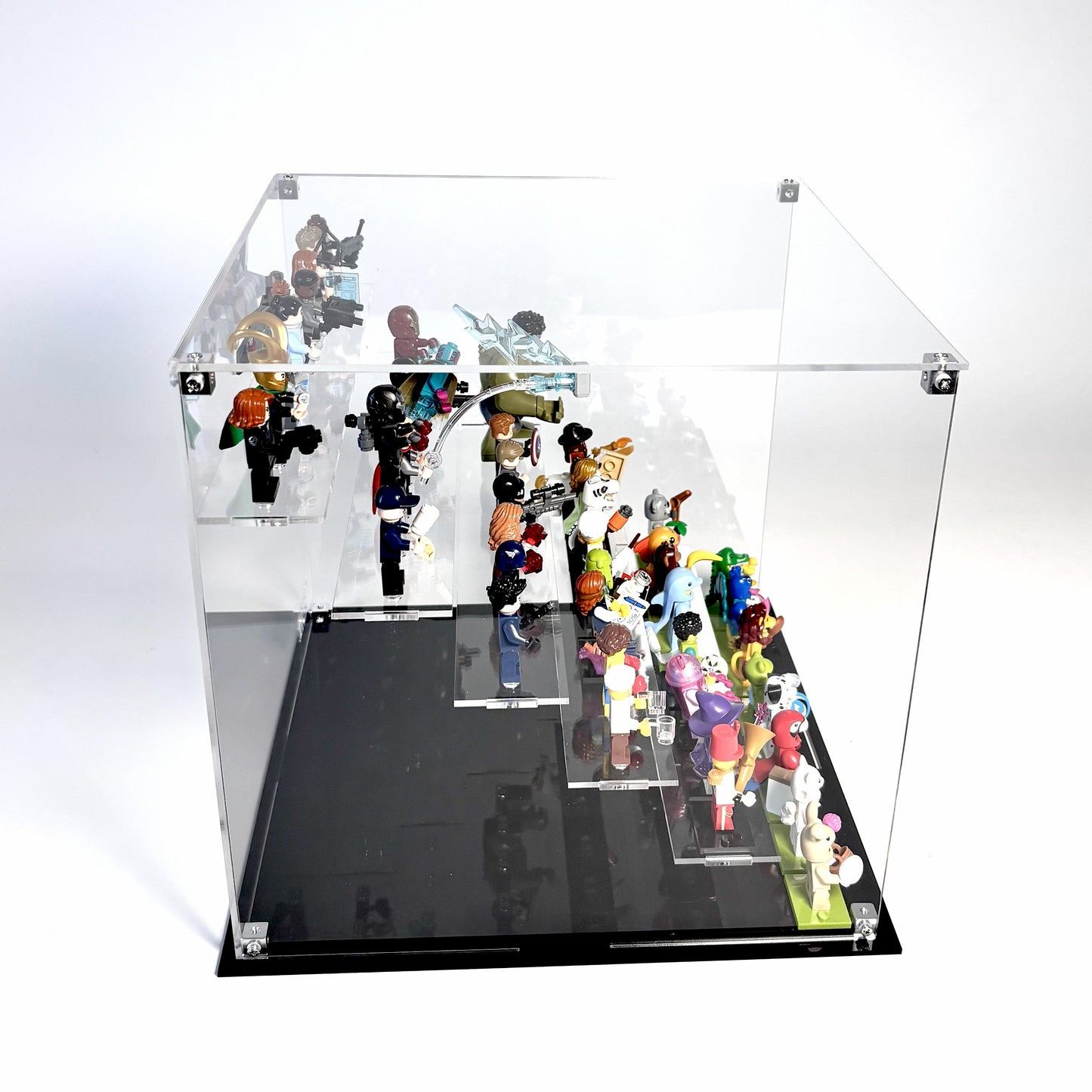 Display case til LEGO® Minifigurer - podie design. Fra kaos til kontrol