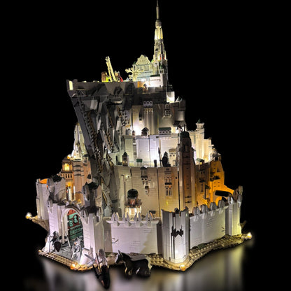 Lyskit installeret i LEGO® Minas Tirith™ 11377 med oplyste flammer og bymure
