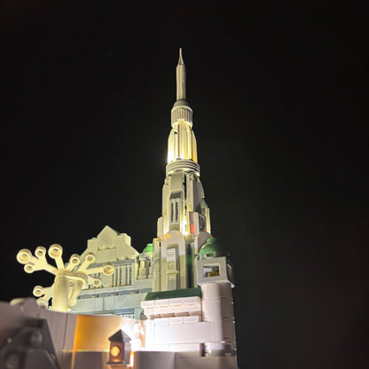 Lyskit installeret i LEGO® Minas Tirith™ 11377 med oplyste flammer og bymure