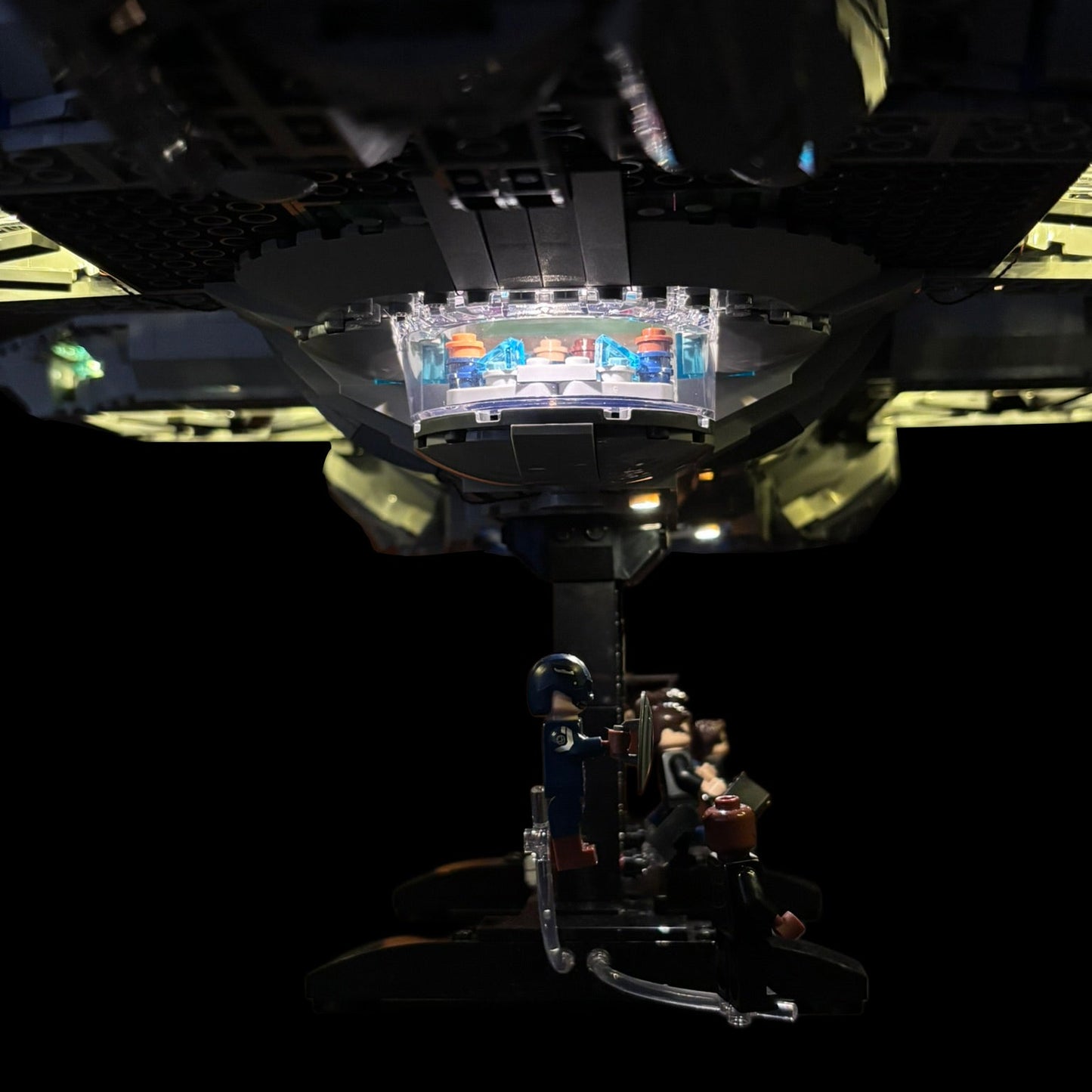 Lyskit installeret i LEGO® Marvel S.H.I.E.L.D. Helicarrier 76354