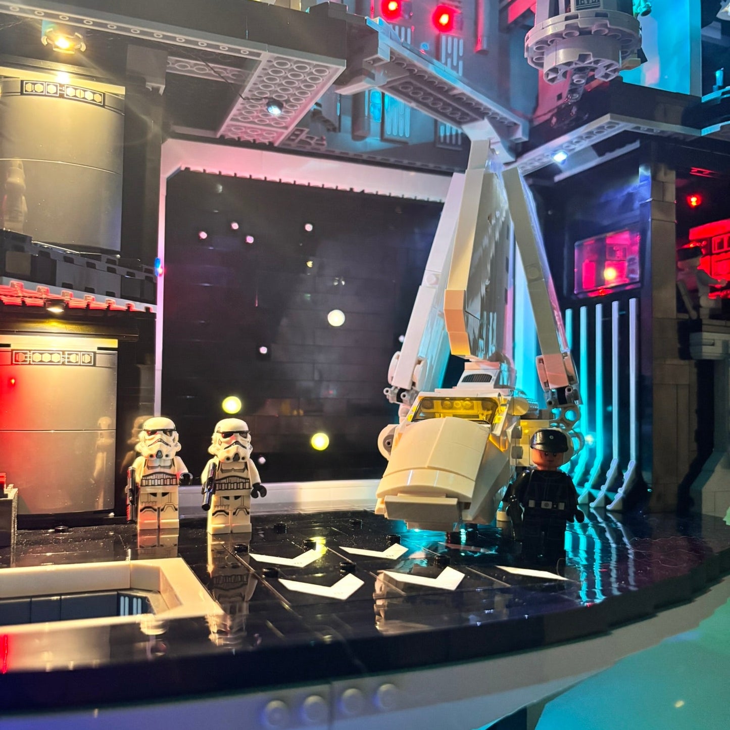 Lyskit til LEGO® 75419 Death Star™ med LED-belysning, der fremhæver dette ikoniske byg