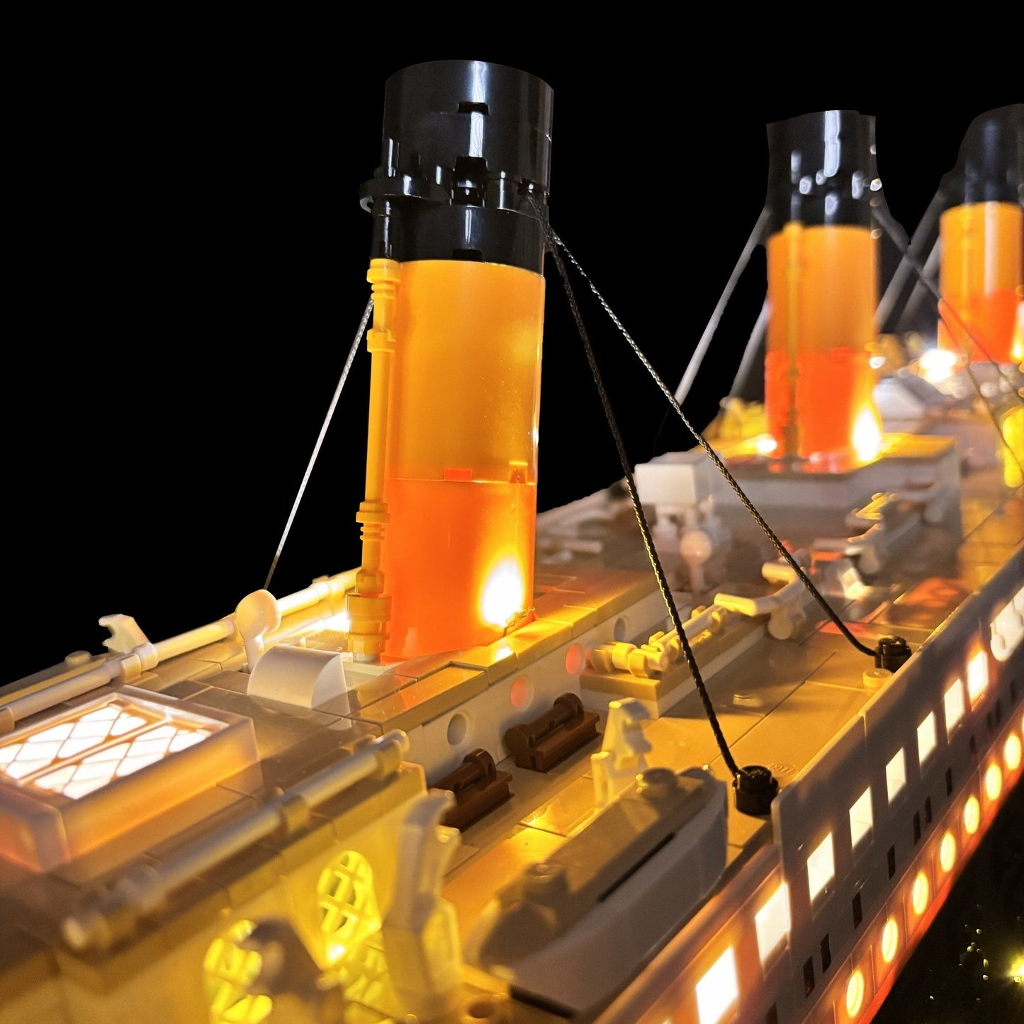 Detaljeret lyskit til LEGO® Titanic 10294 