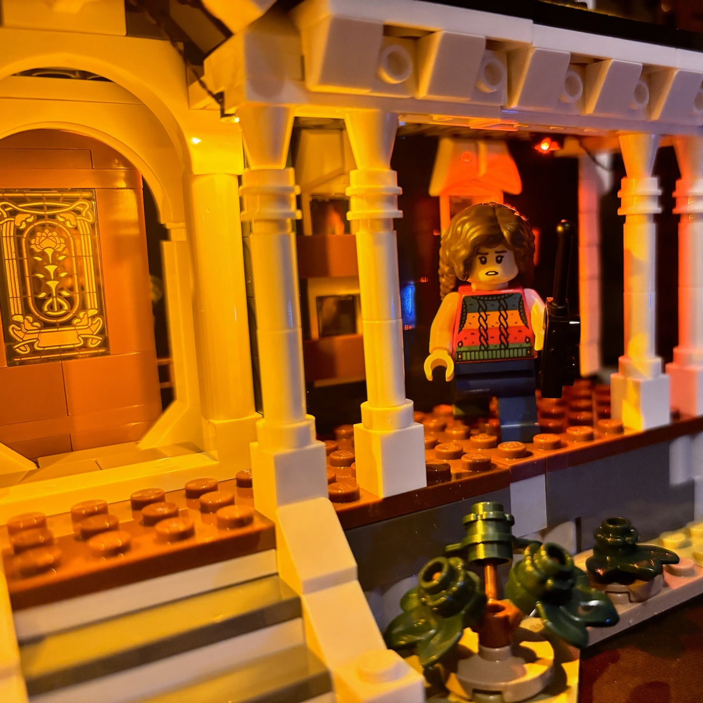 Lyskit til LEGO® Stranger Things™ Creel House™ 10370 - med stemningsfulde LED-lys til begge verdener