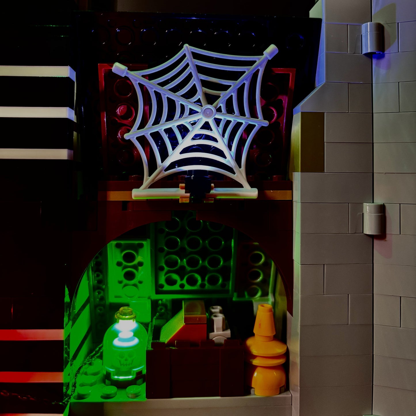 Lyskit til LEGO® Haunted House (10273) – skab uhyggelig stemning med LED-lys