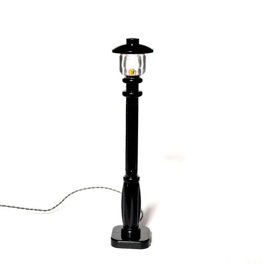 LED-lys indbygget i LEGO®-kompatibel gadelampe, perfekt til at skabe hyggelig belysning i dine modeller