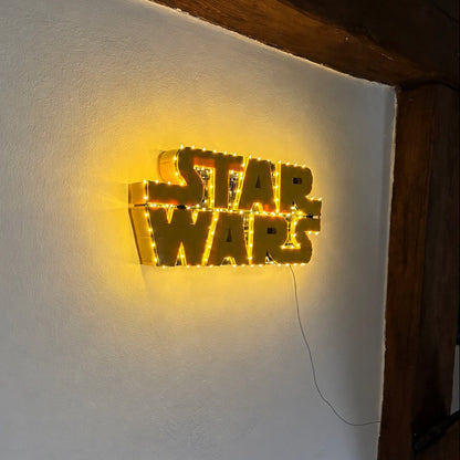 Vægholder til LEGO® 75407 Brick-Built Star Wars™ Logo monteret på væg