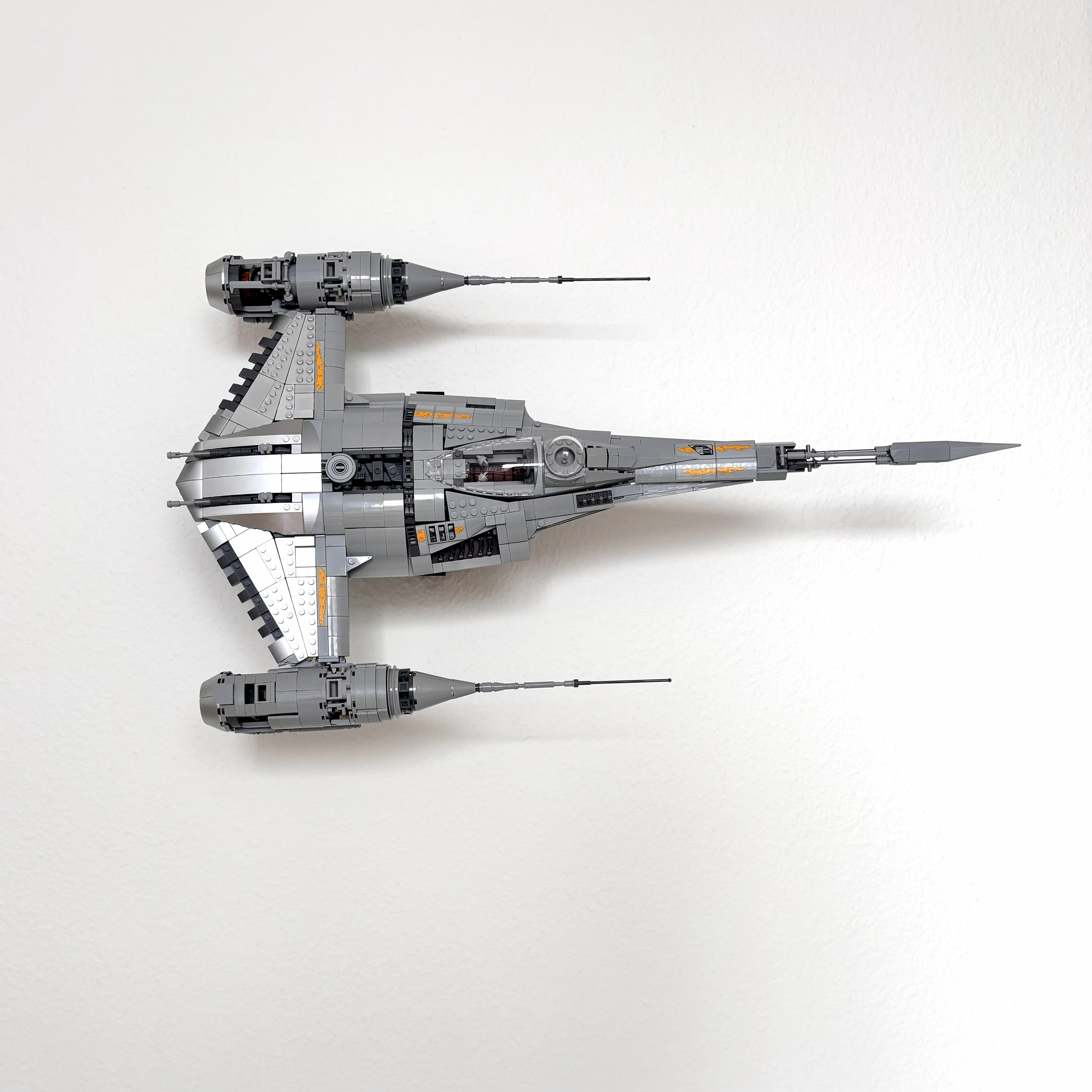 Væg-holder til LEGO® Star Wars™ 75442 Mandalorian's N-1 Starfighter™