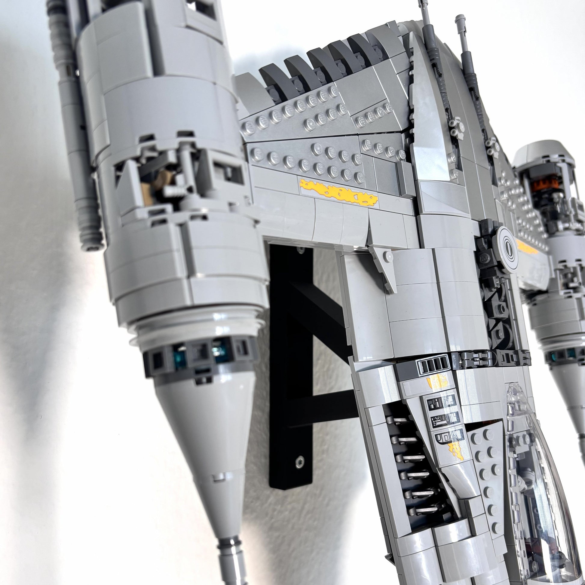 Væg-holder til LEGO® Star Wars™ 75442 Mandalorian's N-1 Starfighter™
