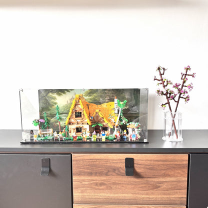 Akryl kasse til LEGO® Disney® Snehvide og de syv små dværges hytte (43242) – støvfri beskyttelse og elegant udstilling af det ikoniske eventyr