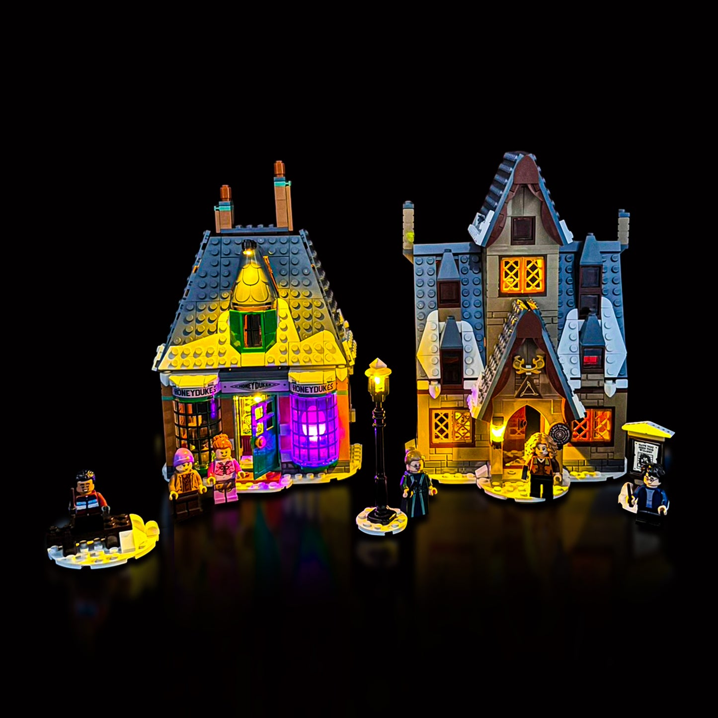 Lyskit til LEGO® Harry Potter™ Hogsmeade™ (76388) med farverige LED-lys og vinterlig stemning