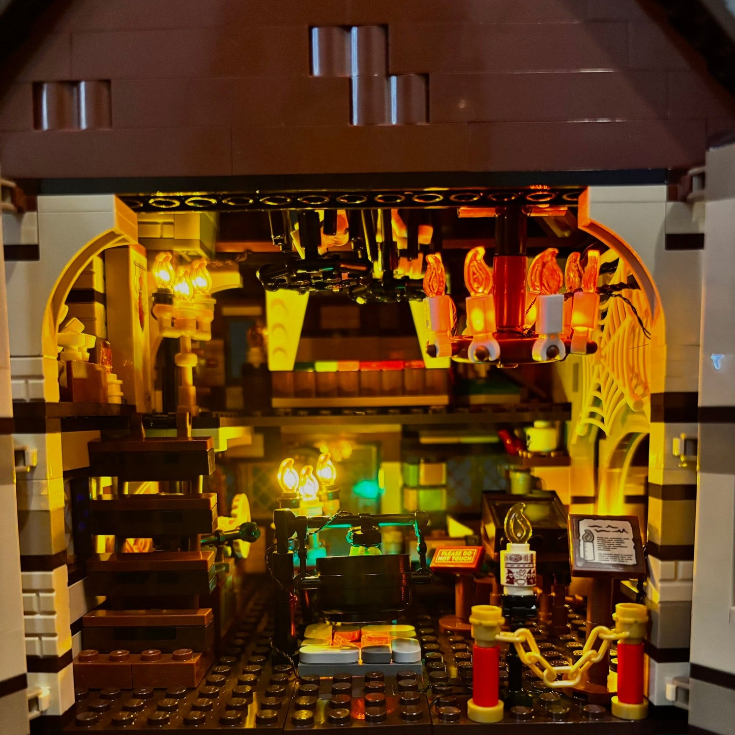 Lyskit til LEGO® Hocus Pocus™ (21341) med flakkende LED-lys og magisk halloween-stemning