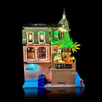 Lyskit til LEGO® Boutique Hotel (10297) med oplyste etager, reception, kunst og tagterrasse