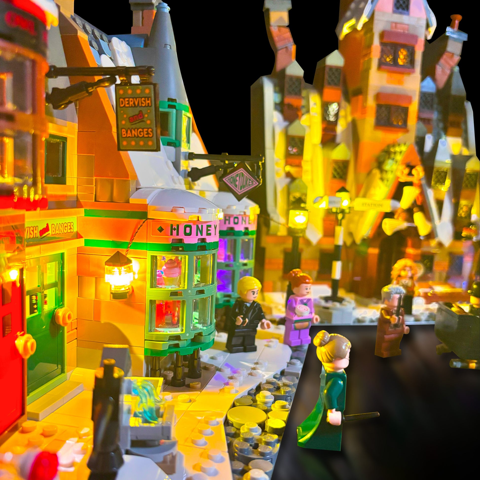 Lyskit til LEGO® Harry Potter™ Hogsmeade Collectors Edition (76457) – 33 LED-lys fremhæver De Tre Koste™ og Honeydukes™