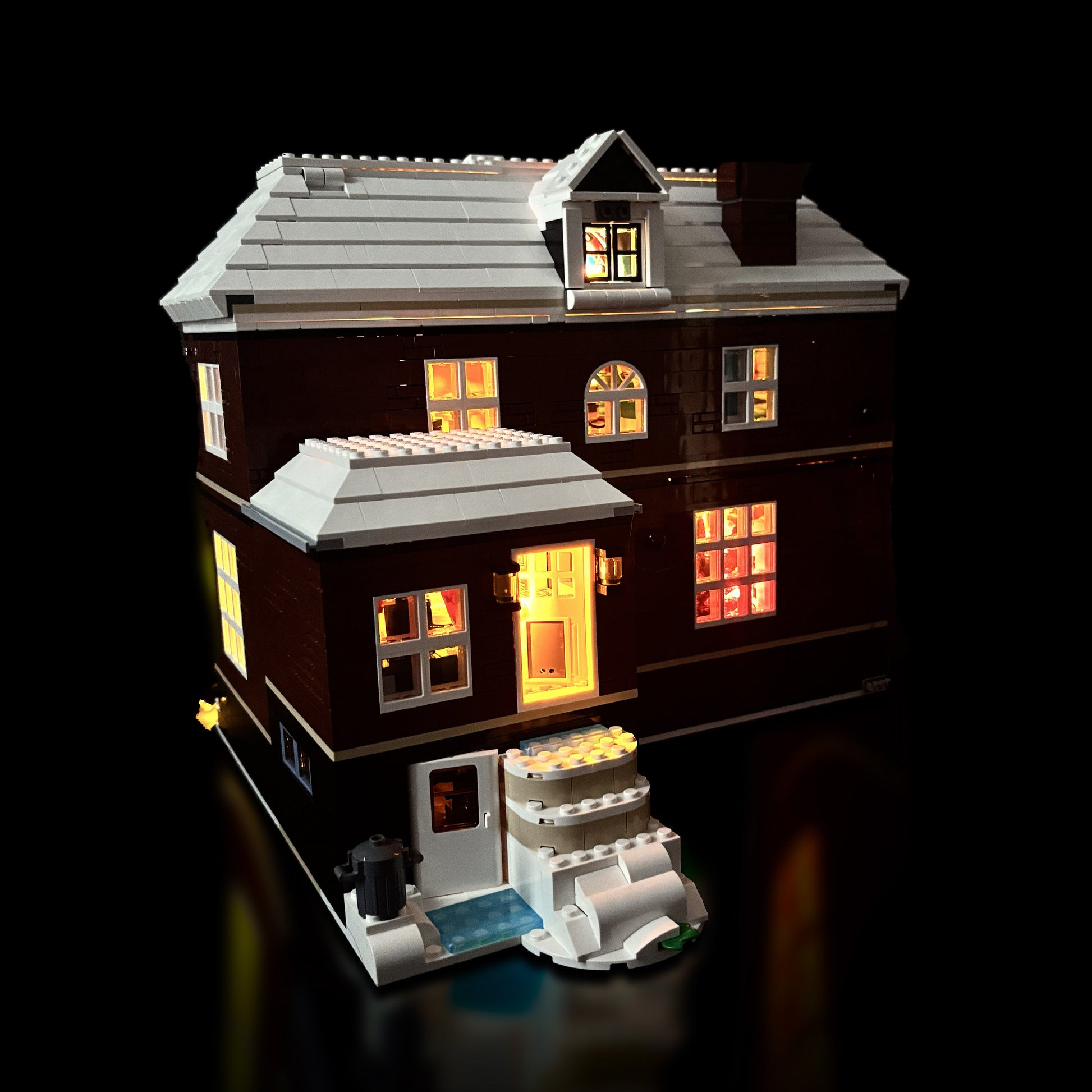 Lyskit til LEGO® Home Alone™ (21330) McCallister-huset med julebelysning og magisk stemning fra filmklassikeren.