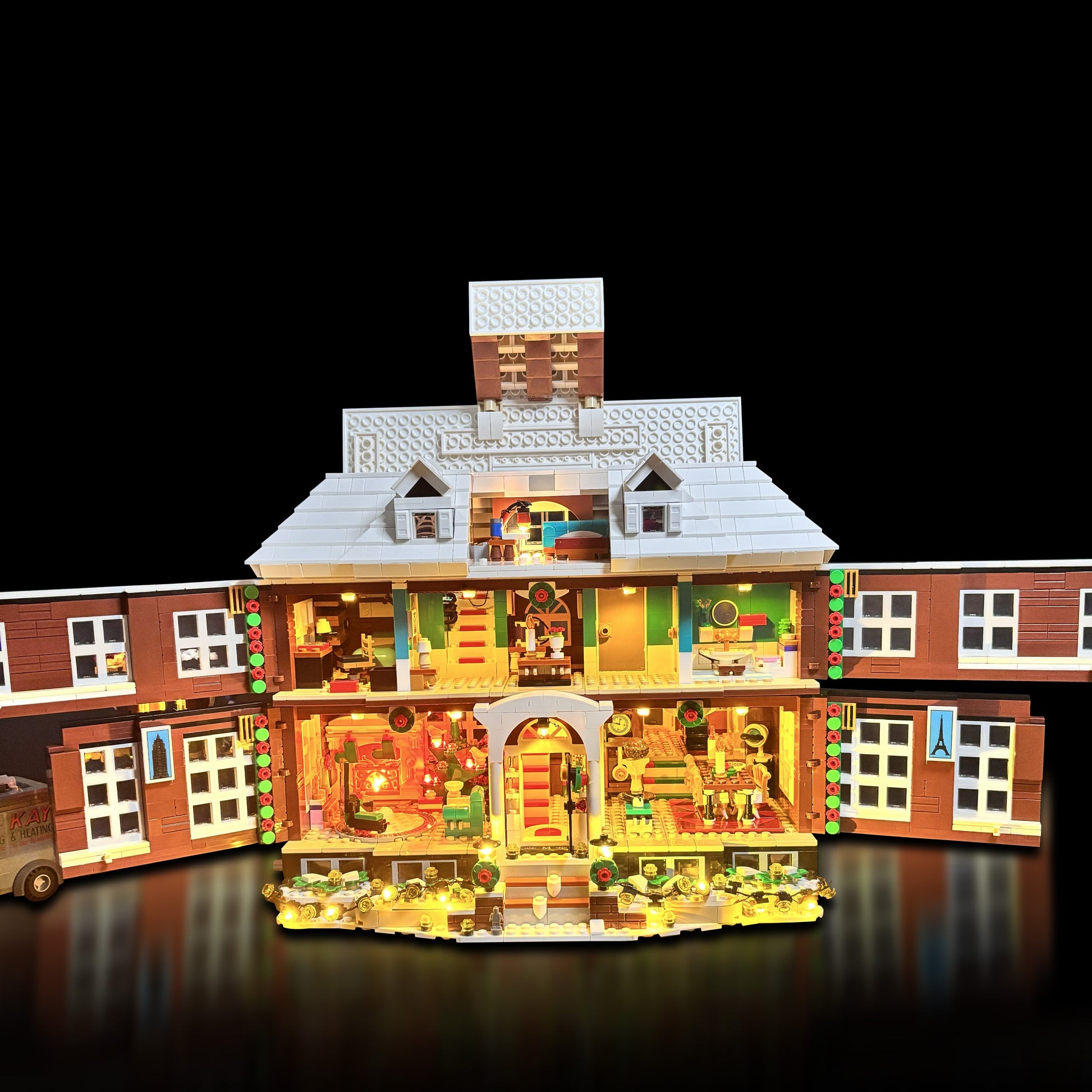 Lyskit til LEGO® Home Alone™ (21330) McCallister-huset med julebelysning og magisk stemning fra filmklassikeren.